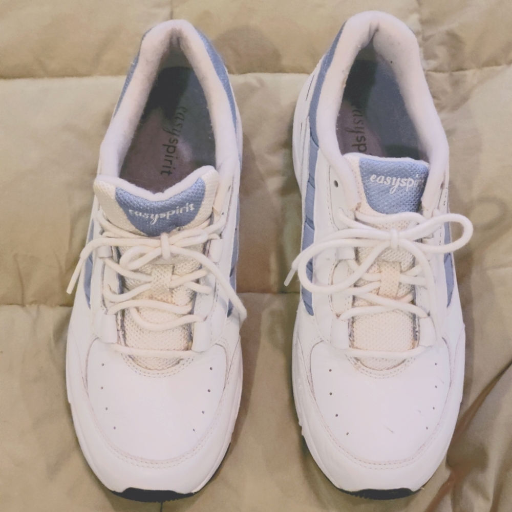 Easy Spirit Walking Shoes Women's Size 8N-Worn Once; see photos